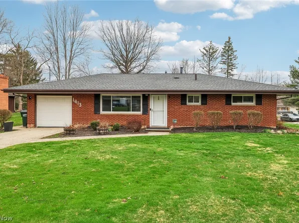 1413 Roseland Dr, Macedonia, OH 44056