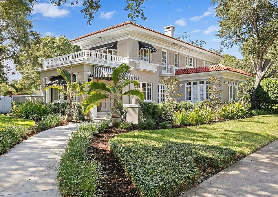 1st image of 1730 Beach Dr NE