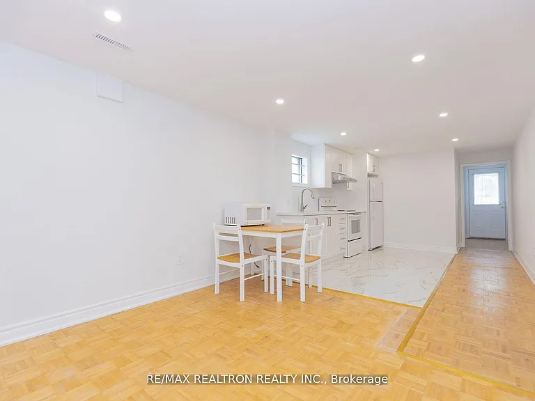 129 Sexton Cres #LOWER — Photo 4