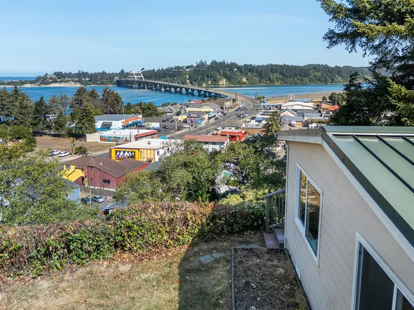 320 SW Pacific View St, Waldport, OR 97394