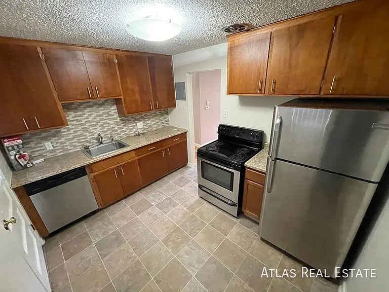 3677 N Eaton St — Photo 3