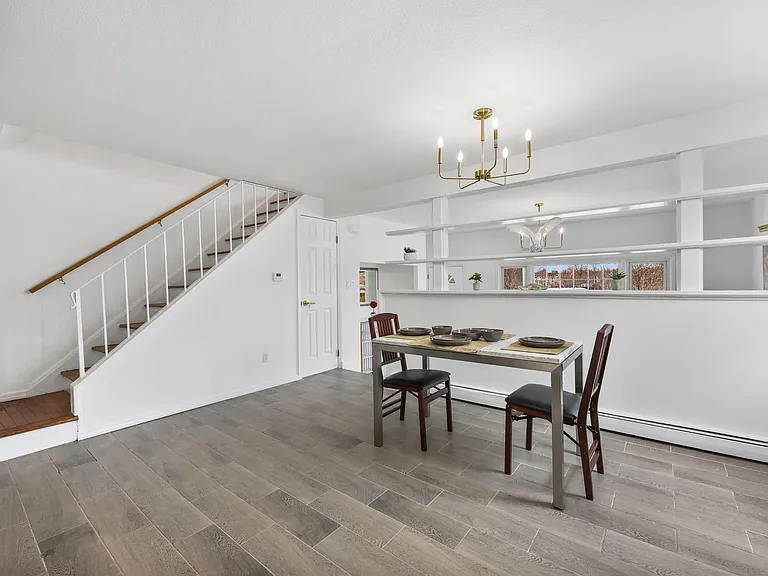 305 Mill Rock Rd — Photo 14