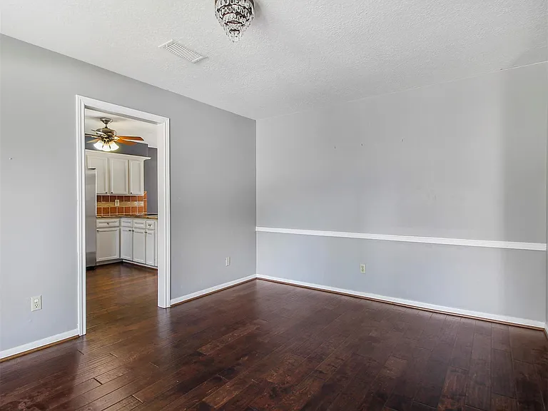 22418 Prince George St — Photo 14