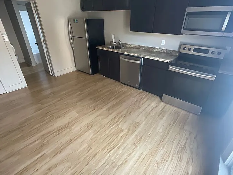 425 N Walnut St — Photo 54