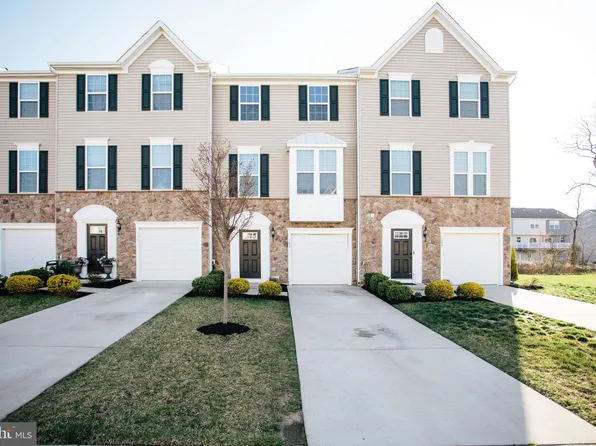 102 Benford Ln, Edgewater Park, NJ 08010