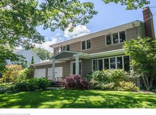 22 Pilot Point Rd, Cape Elizabeth, ME 04107