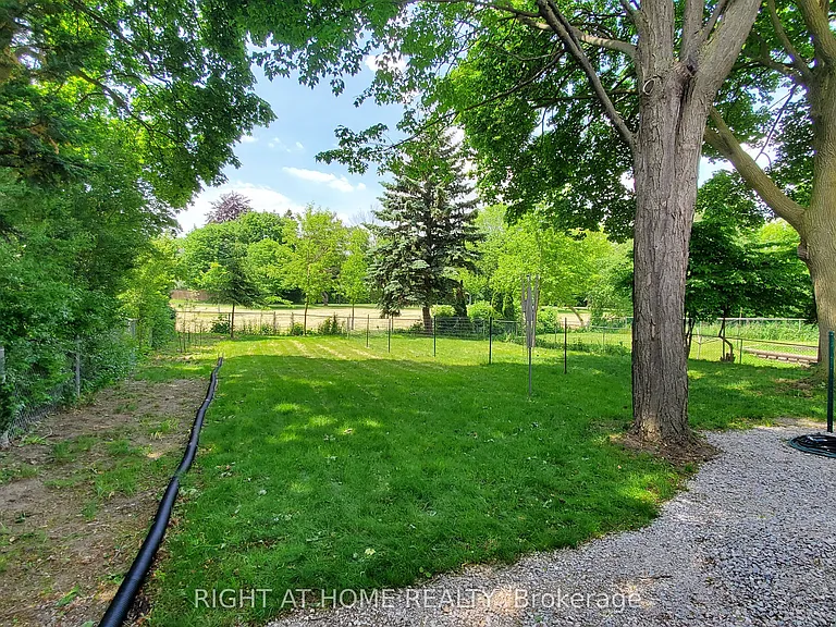 169 Yorkview Dr #1 — Photo 27