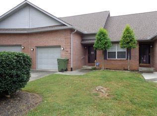 1009 Huntington Pl, Maryville, TN 37803