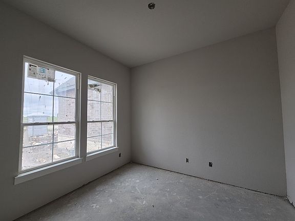4th image of 2332 Gypsum St