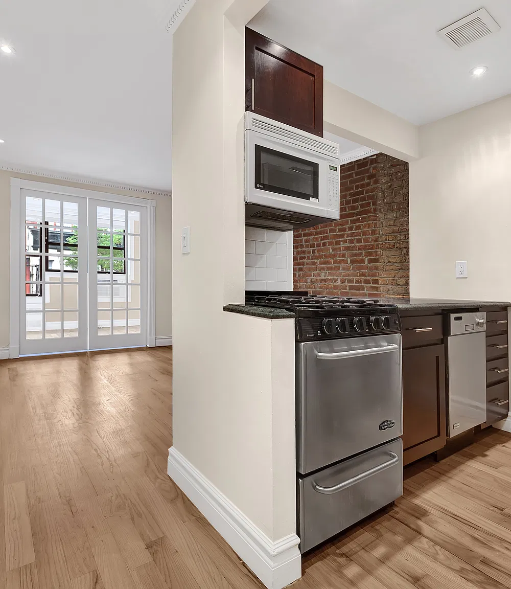 344 East 85th Street — Photo 4