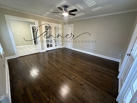2nd image of 2733 Campbell St #201