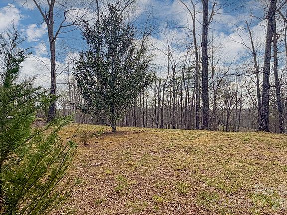 4th image of 117 N Boundary Rd