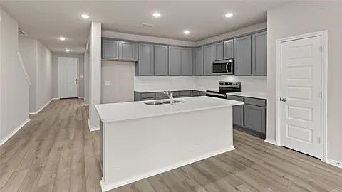 3rd image of 8009 Gangway Dr