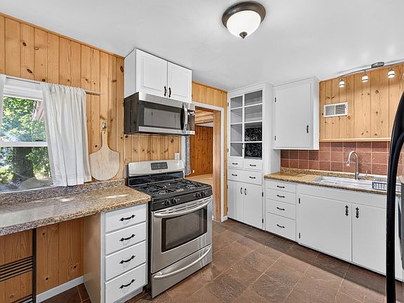 3rd image of 1349 Hazelwood St