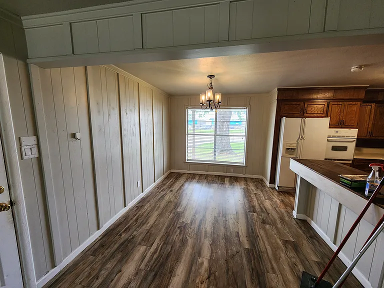 1708 Posey Ln — Photo 2