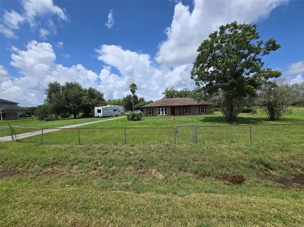 318 County Road 296d, Alvin, TX 77511