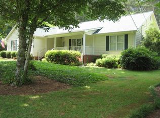 150 Joana Dr, Fayetteville, GA 30214