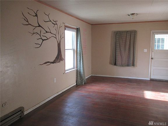 5th image of 102 N River St