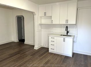 1295 Gerrard St E #3-E01, Toronto, ON M4L 1Y8