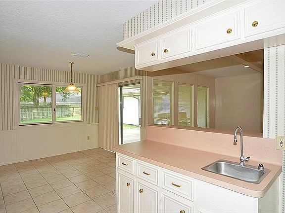 4th image of 14939 Aspen Hills Dr