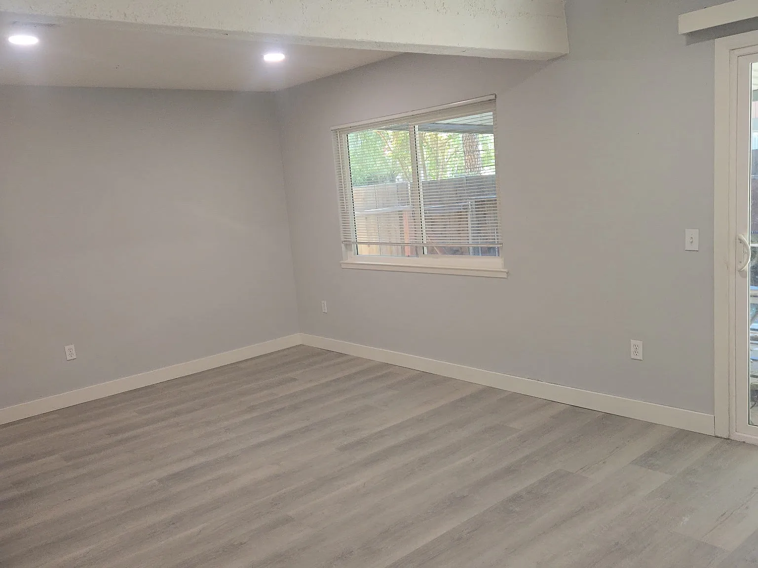 2 bed, 1.5 bath, 980 sqft, $2,295 — Photo 3