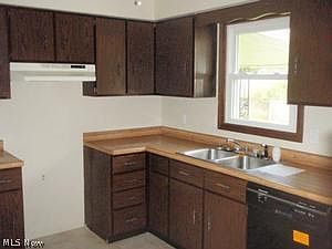2nd image of 4856 Pine Trace St