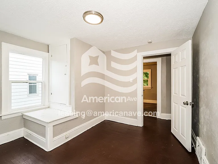 1086839_010_bedroom_13846678.jpg
