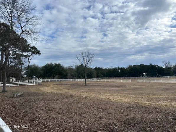 31r Ballast Point Road, Hampstead, NC 28443