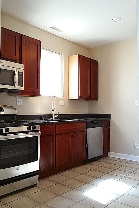 1st image of 5022 S Loomis Blvd #2
