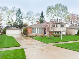 506 S Deborah Ln, Mount Prospect, IL 60056