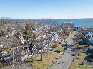 38 Kenilworth Dr W, Stamford, CT 06902