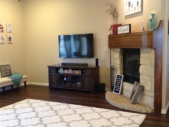 3rd image of 1409 Roadrunner Ct