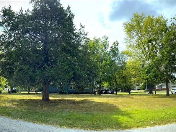 0 E Creager St, Frontenac, KS 66763