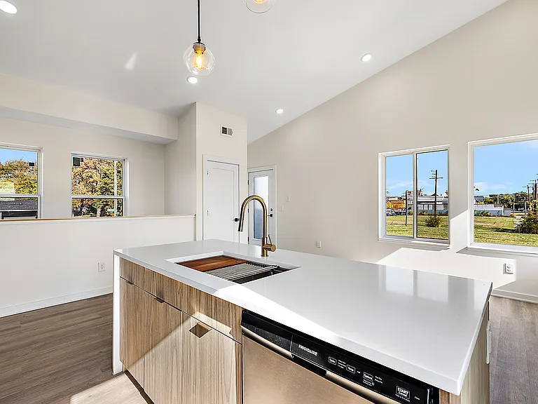 2623 Cochrane St #B — Photo 16