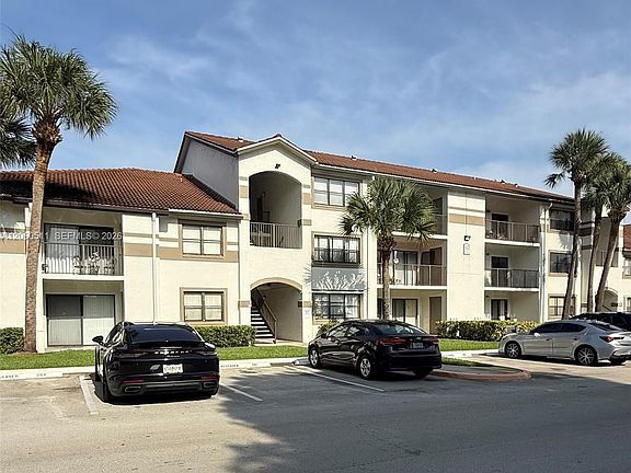 2nd image of 510 S Park Rd #22-10