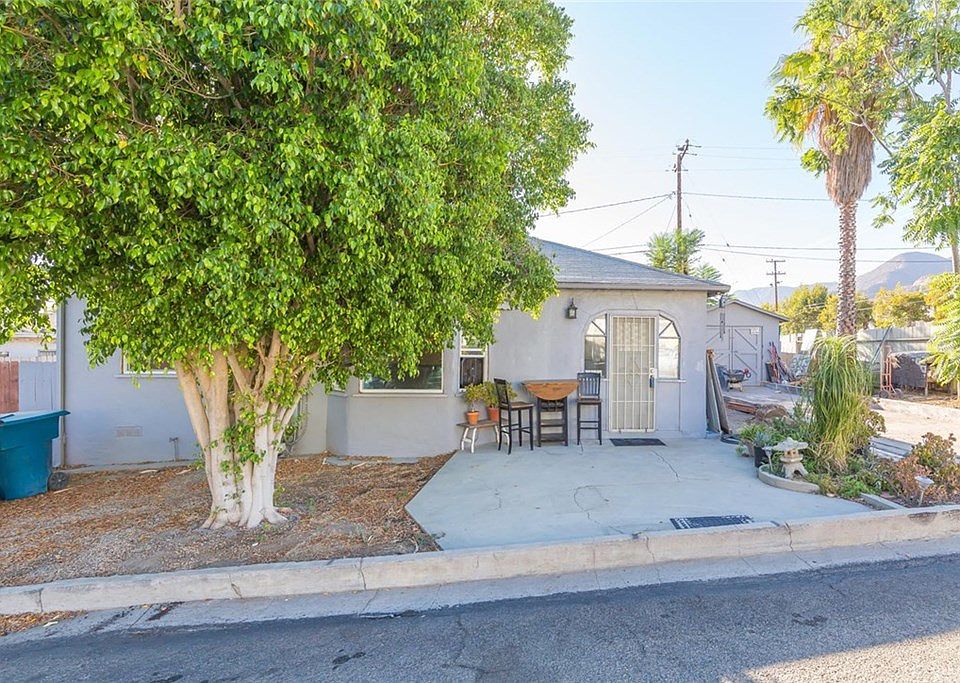 1st image of 32996 Cedar Dr
