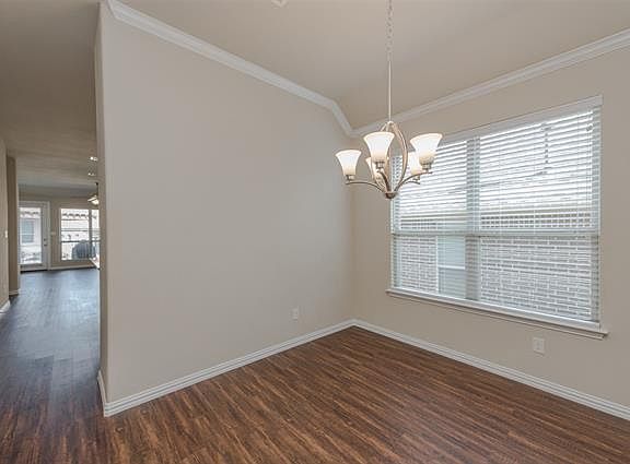 4th image of 2909 Montebello Dr