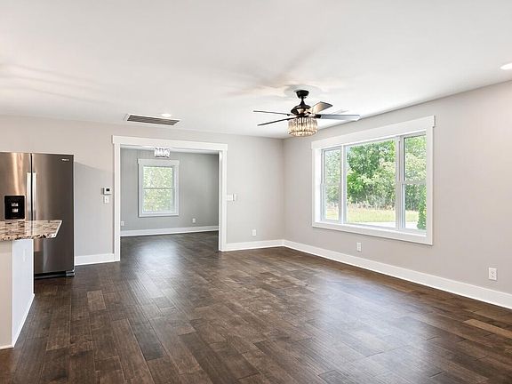 4th image of 1277 Bluff Springs Rd