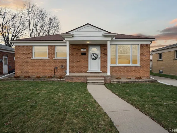 22915 Lincoln St, Saint Clair Shores, MI 48082