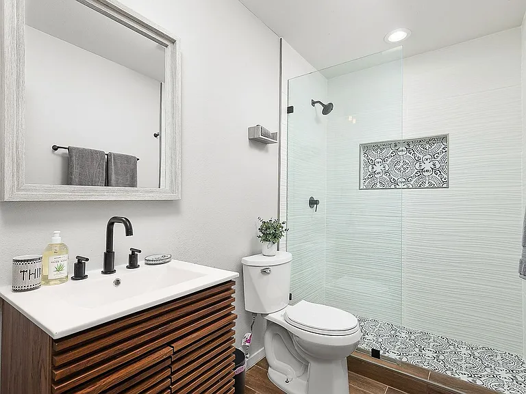 1100 Shasta Ave #6 — Photo 8