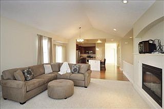 5th image of 409 Enclave Ct SE
