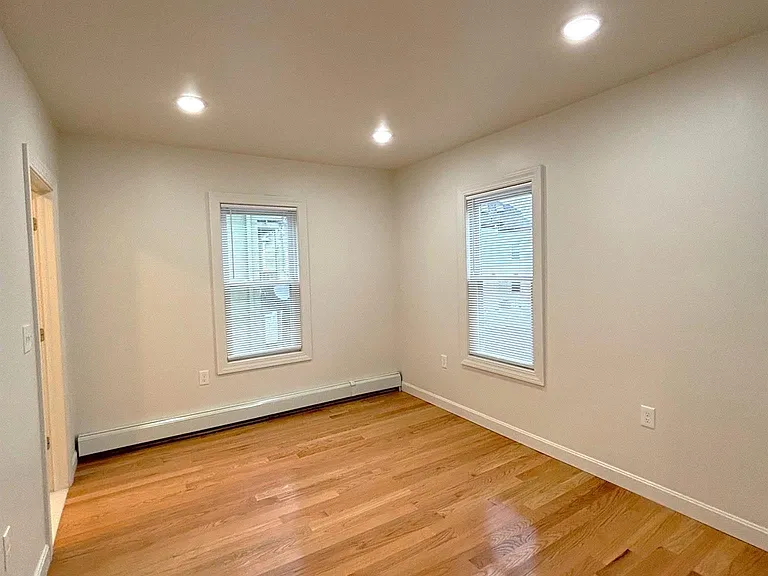 9 Bartlett St #2 — Photo 9