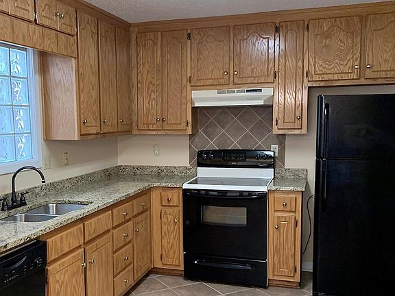 3rd image of 1449 Gardenia Ave #1449