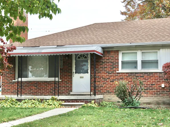 9910 Woodring St, Livonia, MI 48150