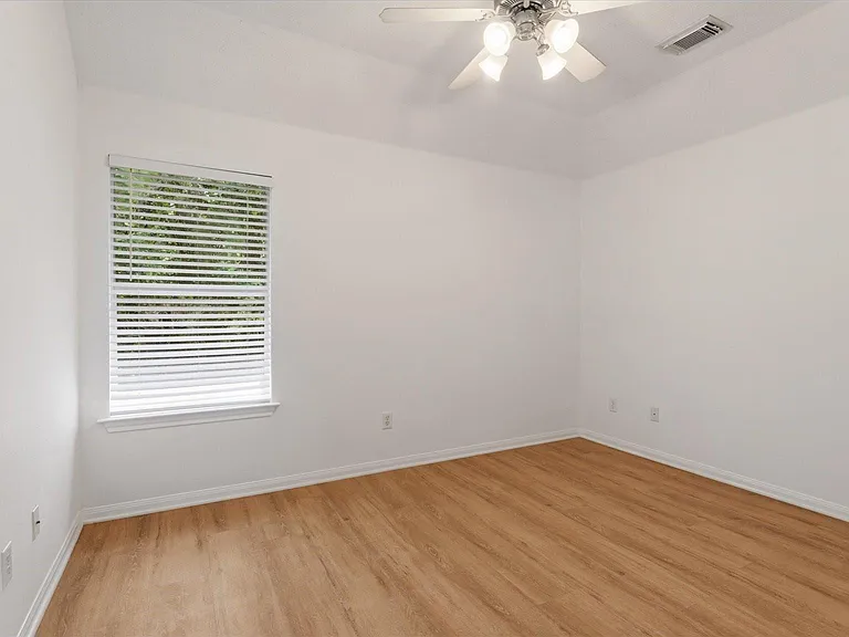 15 Benedict Canyon Loop — Photo 23