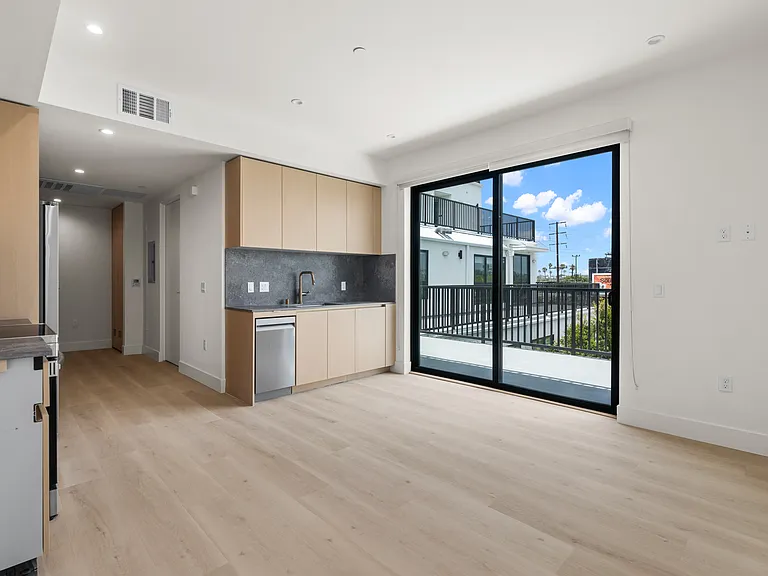 1808 Lincoln Blvd — Photo 13