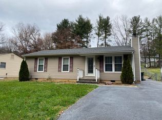 8217 Wood Haven Rd, Roanoke, VA 24019