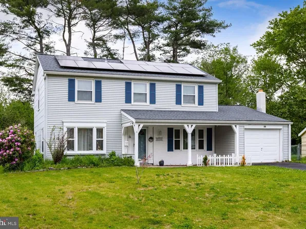 99 Somerset Dr, Willingboro, NJ 08046