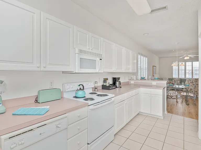 4612 Surf St #1 — Photo 6
