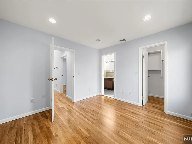 408 Elizabeth St #A — Photo 20